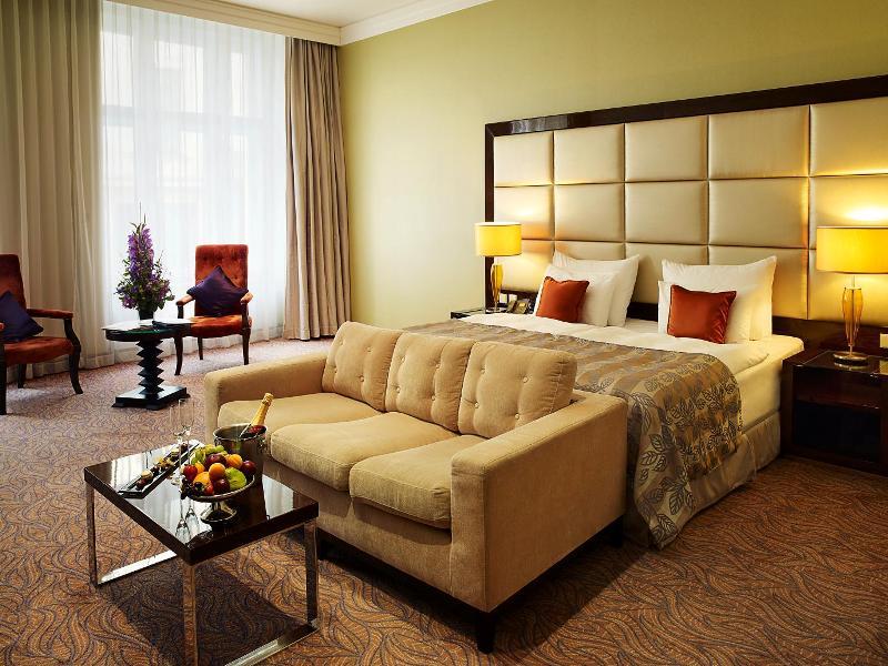 Hotel Kings Court Прага Экстерьер фото A suite at the InterContinental London Park Lane