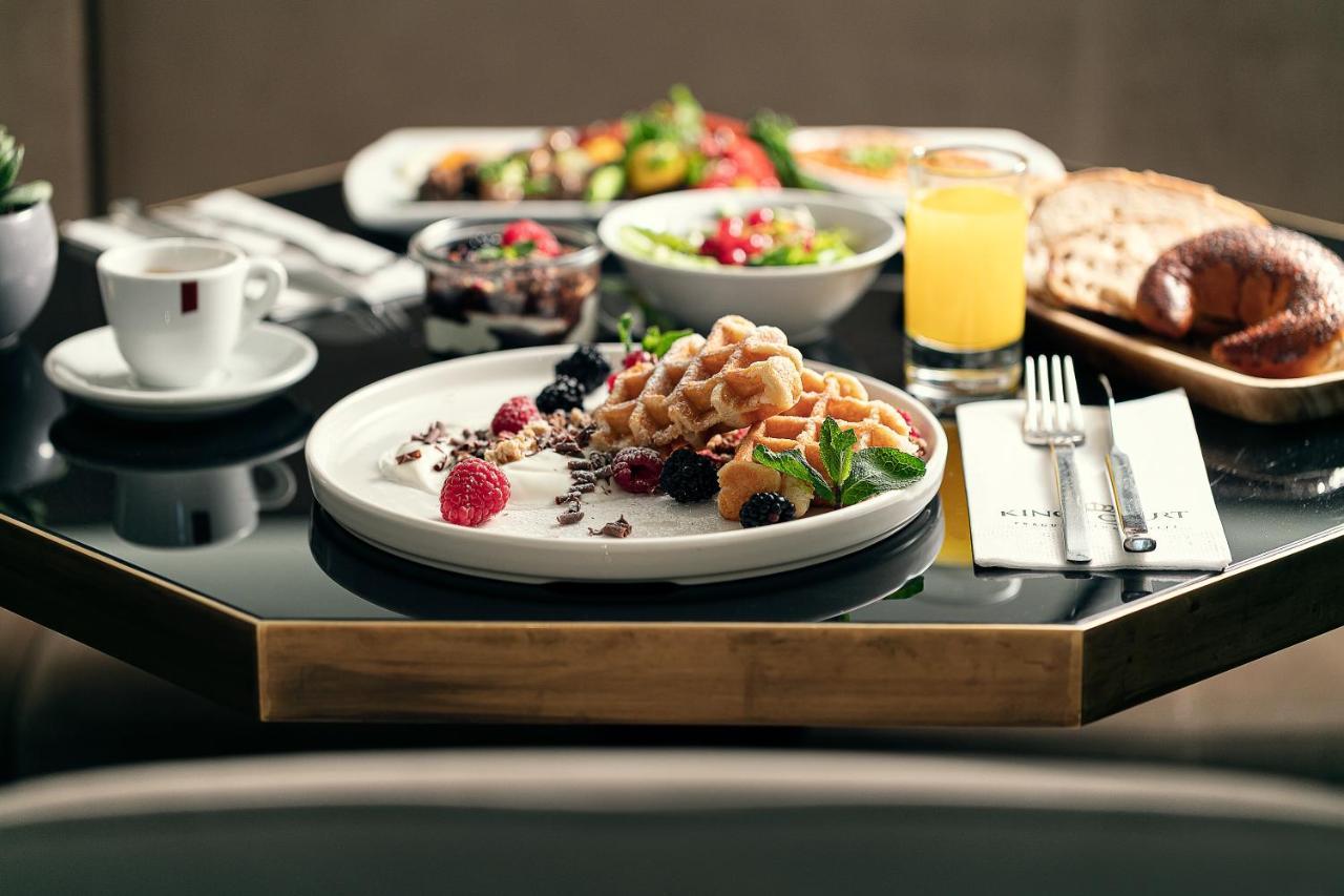 Hotel Kings Court Прага Экстерьер фото A typical breakfast